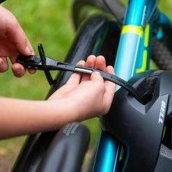 ANTIVOL Z LOK A CODE COMBO 12 ANTIVOL Z LOK A CODE COMBO -Magasin de pièces de vélo hiplok z lok combo hlkse030006 k000 black inuse 00001 zoom