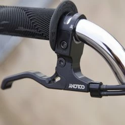 LEVIER DE FREIN COLONY BRETHREN DROIT -Magasin de pièces de vélo photo nov 27 11 10 19 am